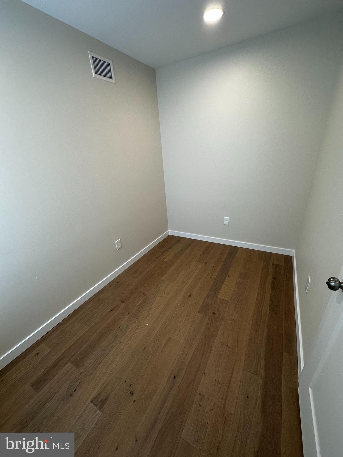 2904 S SMEDLEY STREET