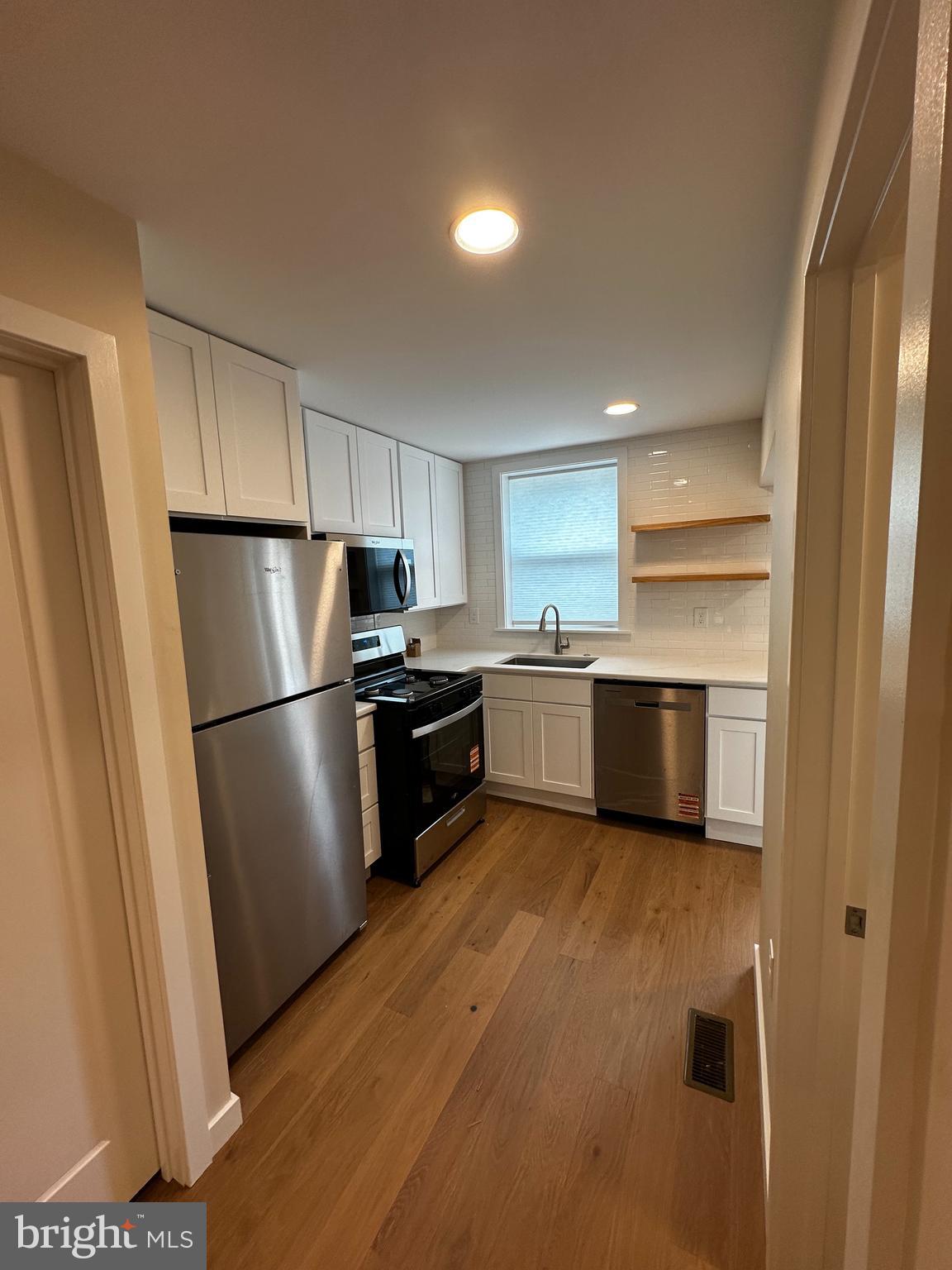 2904 S SMEDLEY STREET