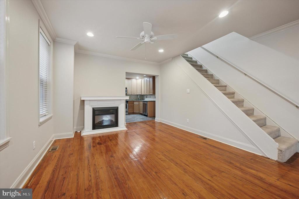 4383 MANAYUNK AVENUE
