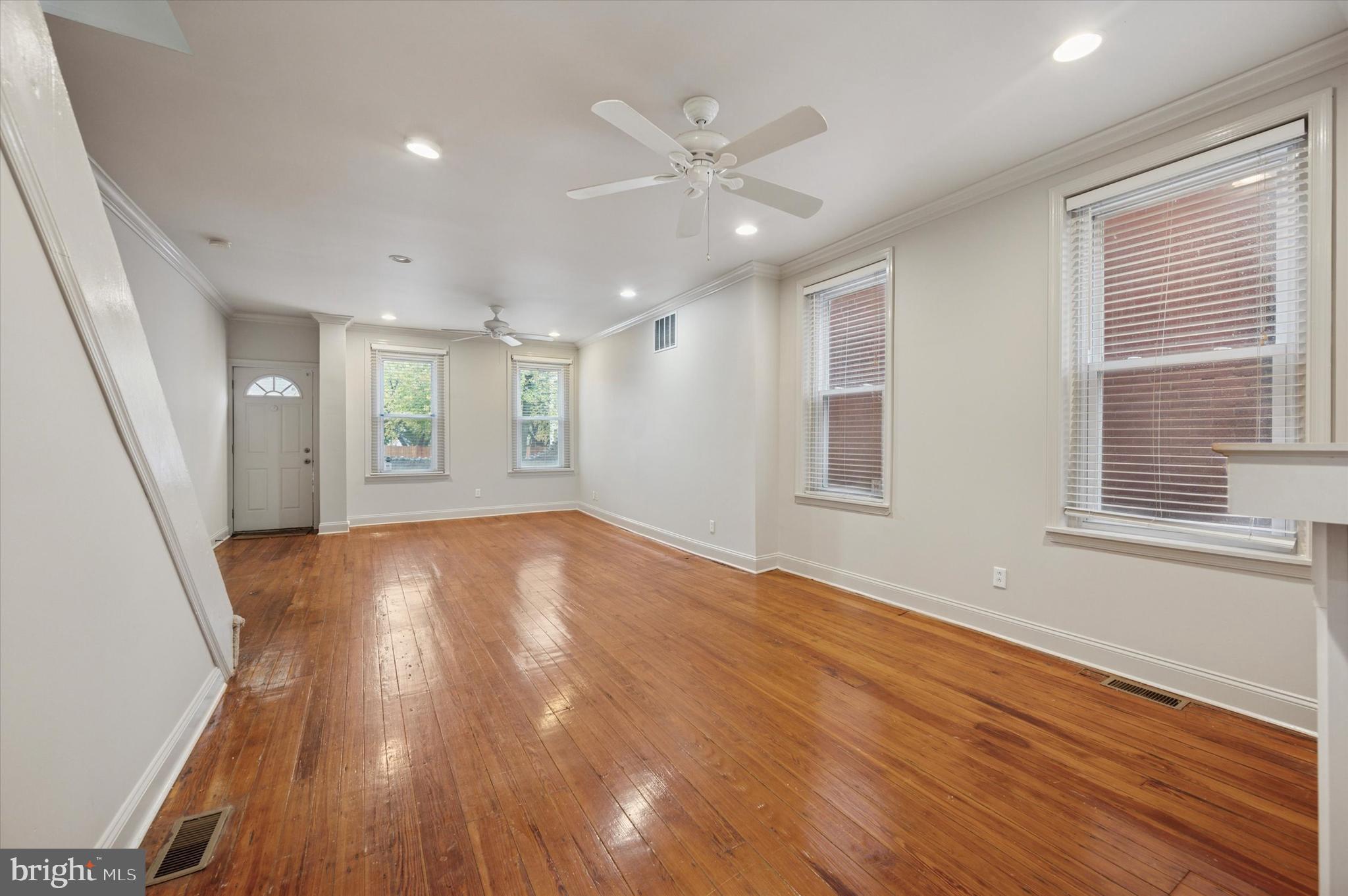 4383 MANAYUNK AVENUE