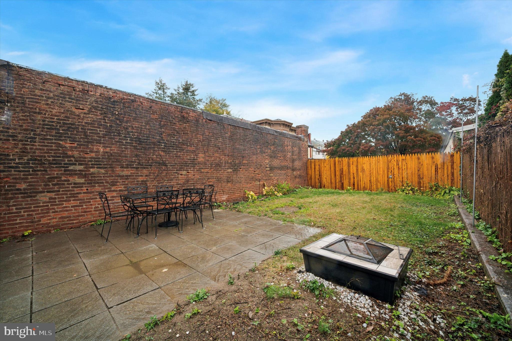 4383 MANAYUNK AVENUE