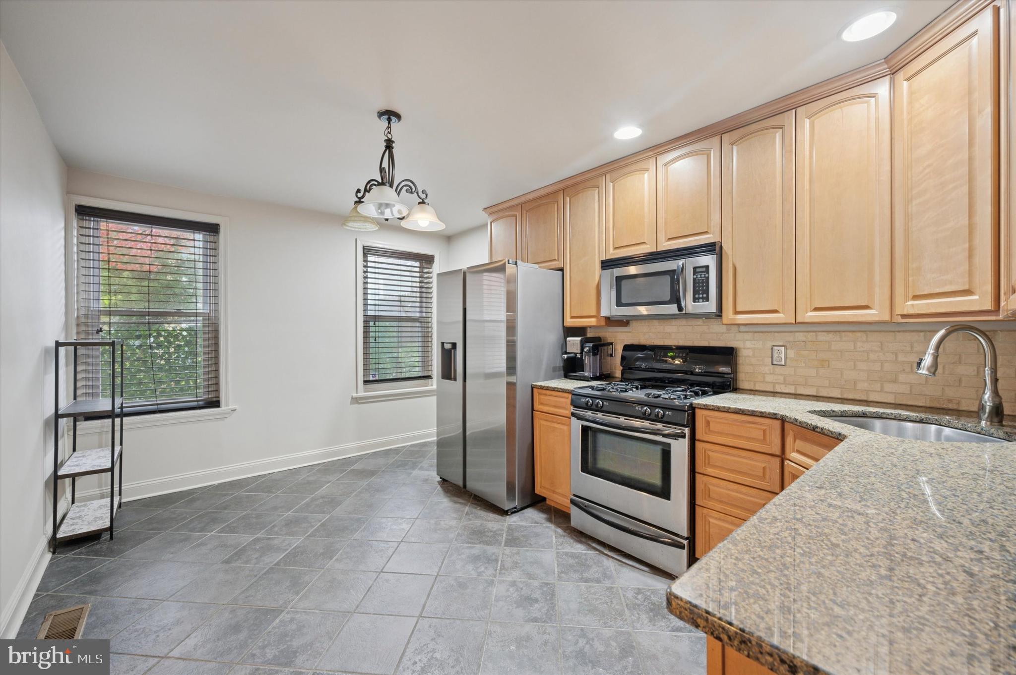 4383 MANAYUNK AVENUE