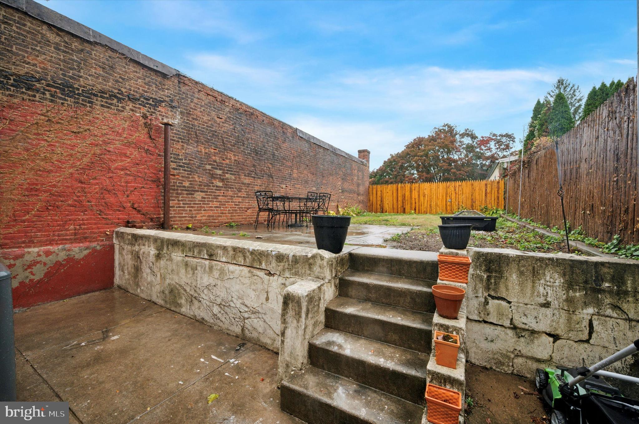 4383 MANAYUNK AVENUE