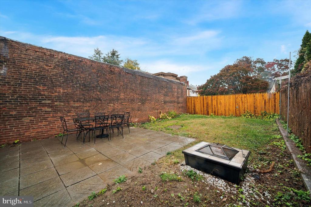 4383 MANAYUNK AVENUE
