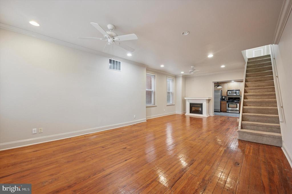 4383 MANAYUNK AVENUE