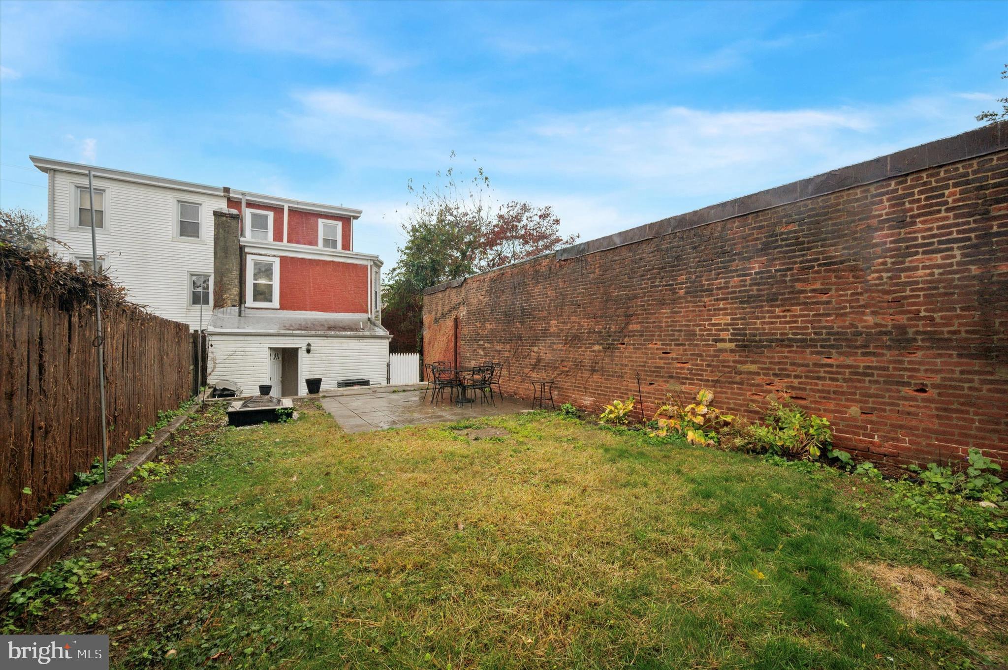 4383 MANAYUNK AVENUE