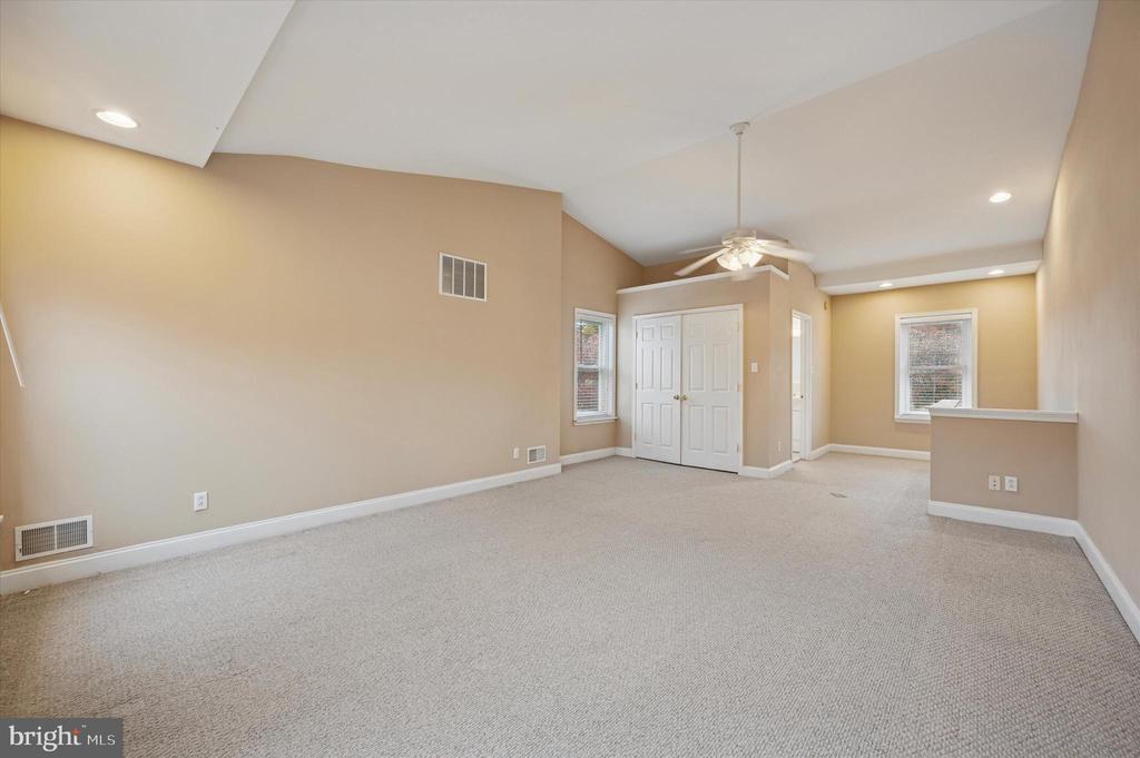 4383 MANAYUNK AVENUE