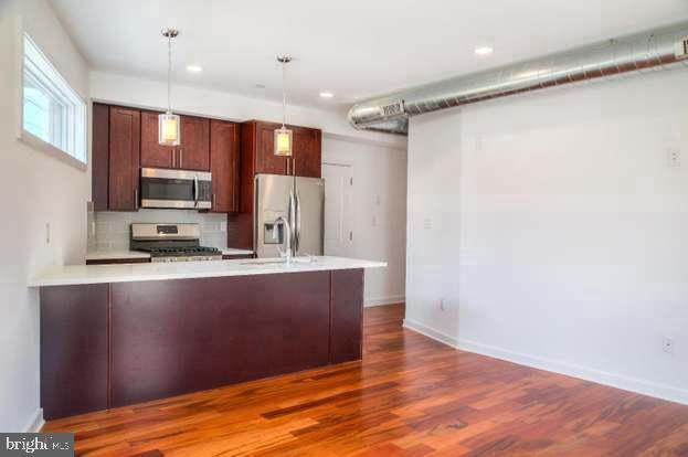 320 CECIL B MOORE STREET 5