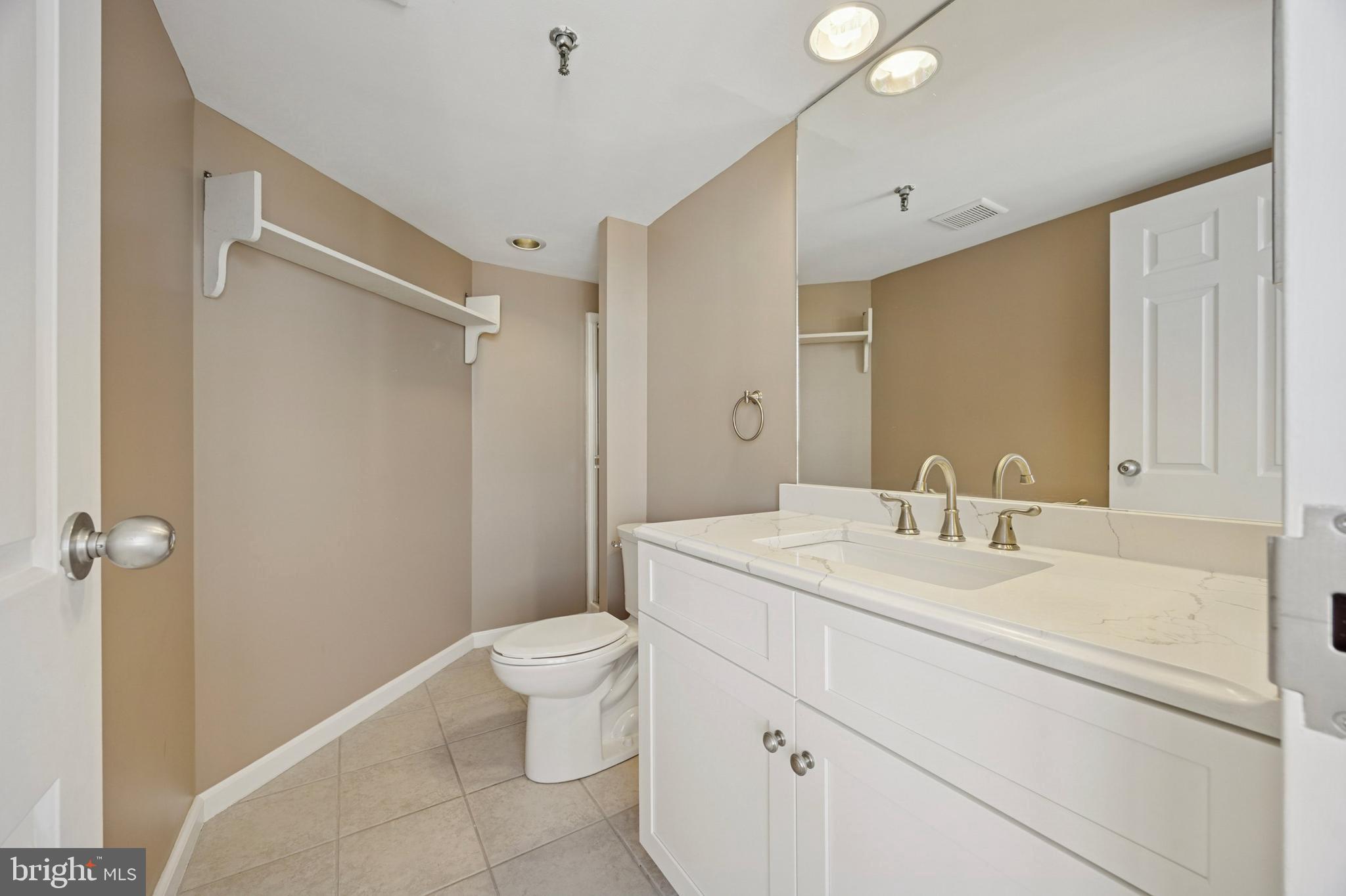 2001 HAMILTON STREET P301