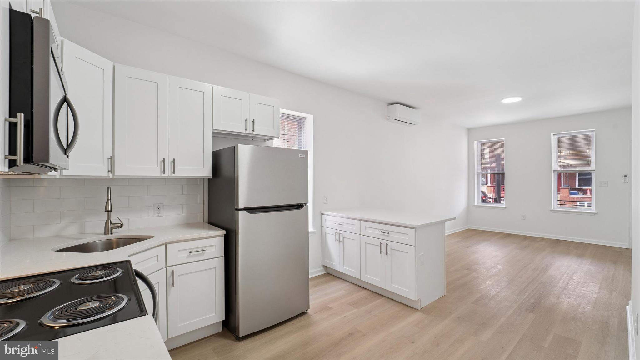 1628 W LEHIGH AVENUE