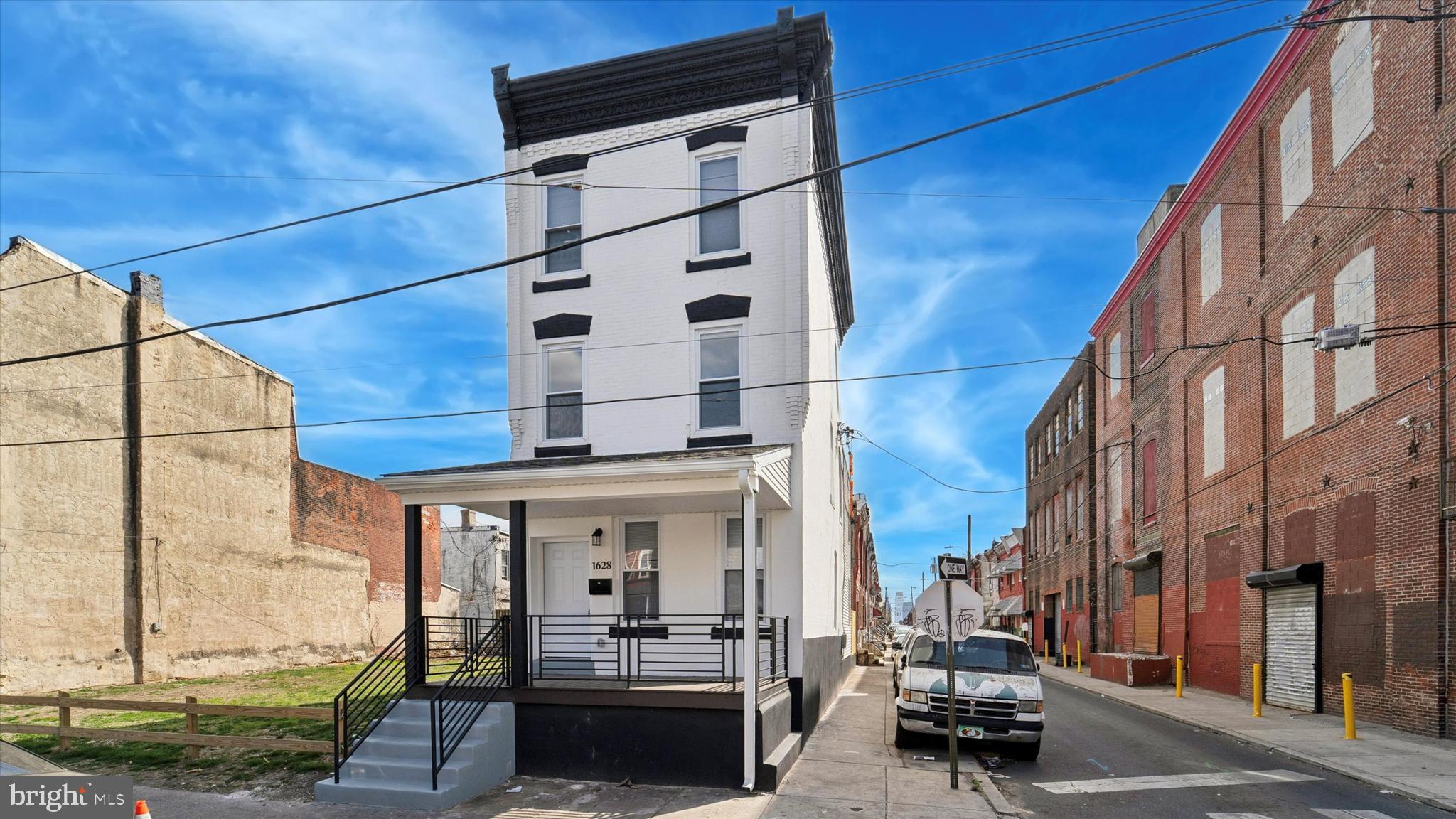 1628 W LEHIGH AVENUE