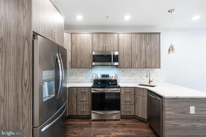 1752 N MARSHALL STREET 1