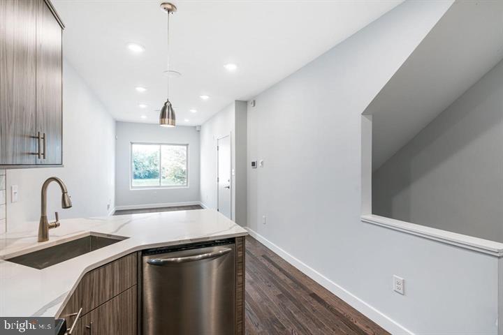 1752 N MARSHALL STREET 1