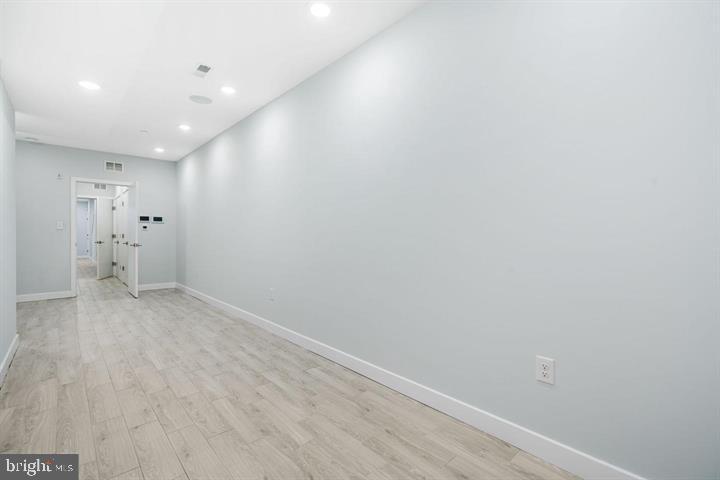 1752 N MARSHALL STREET 1