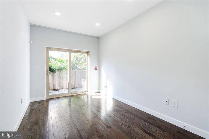 1752 N MARSHALL STREET 1