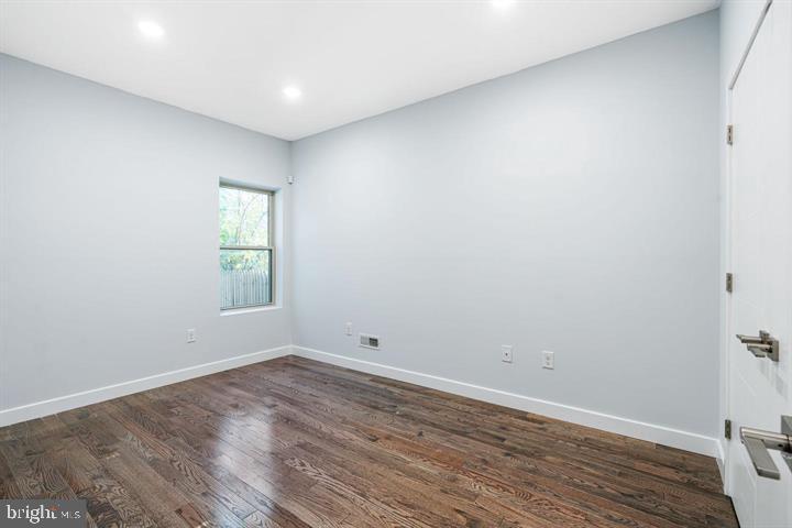 1752 N MARSHALL STREET 1