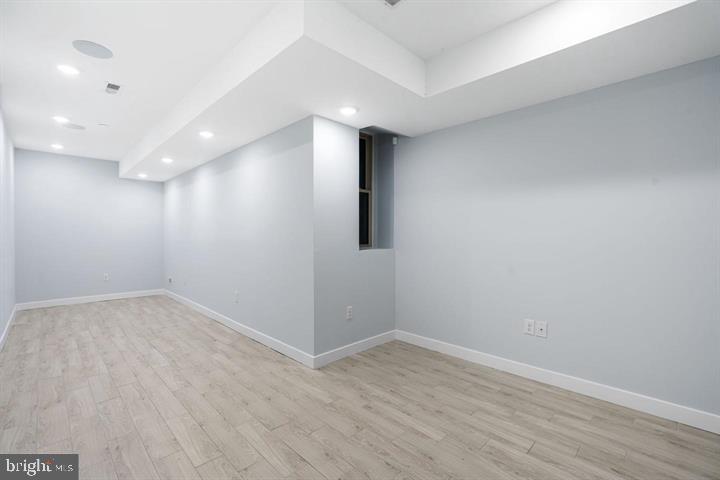 1752 N MARSHALL STREET 1