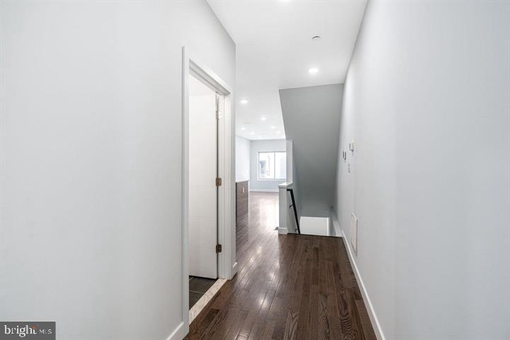 1752 N MARSHALL STREET 1