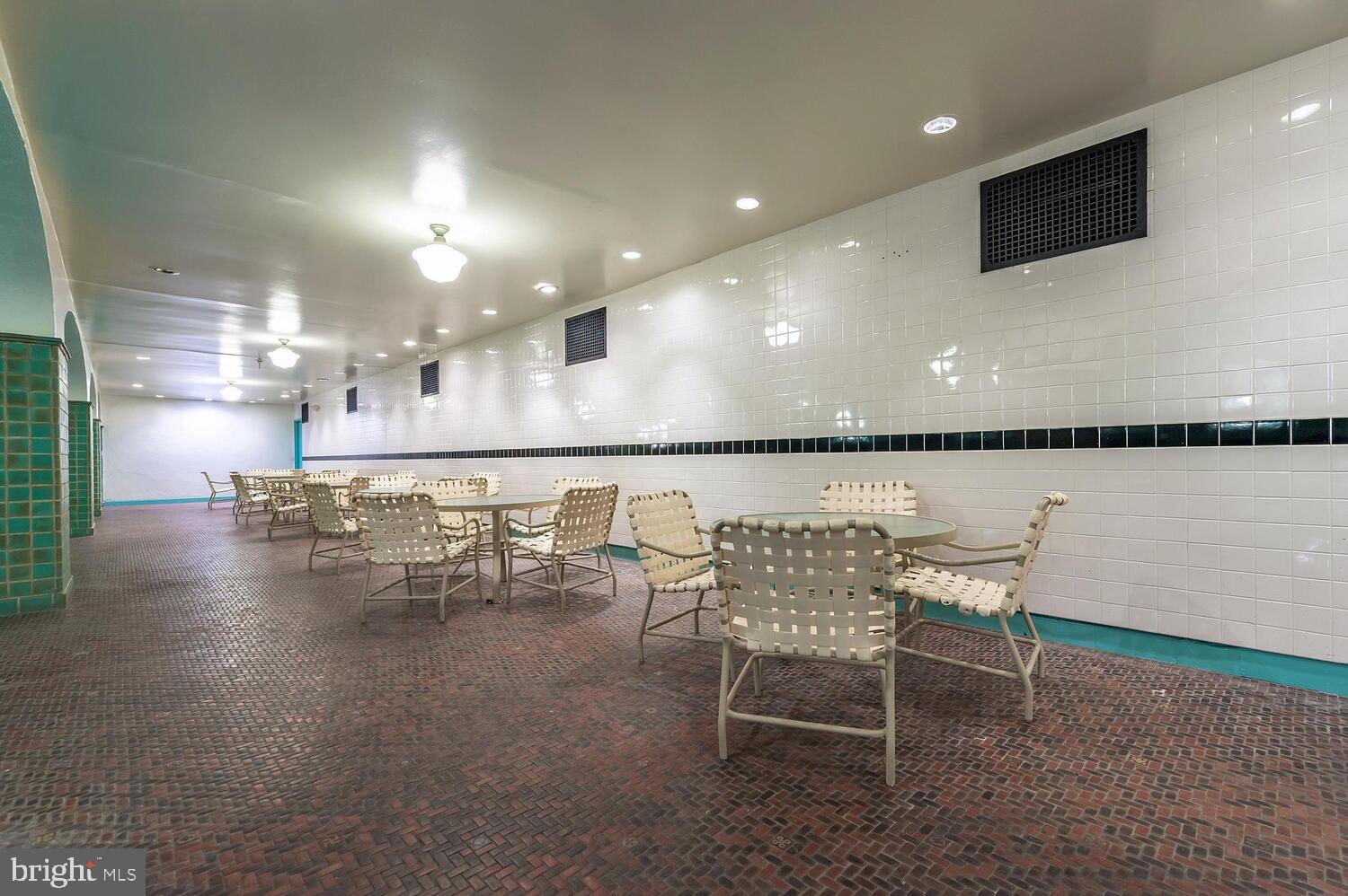 4625 PINE STREET 00 F103