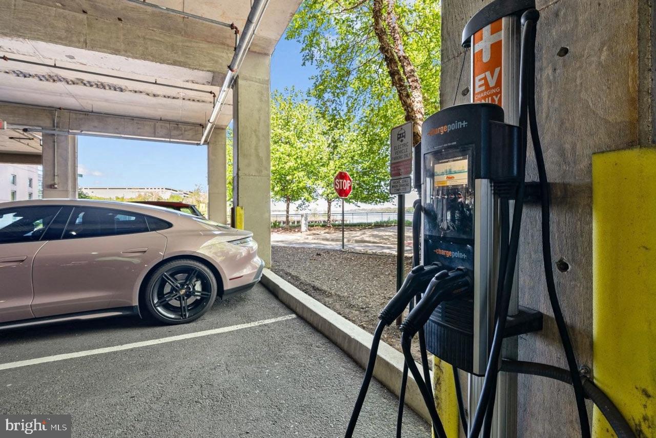 901 N PENN STREET R901