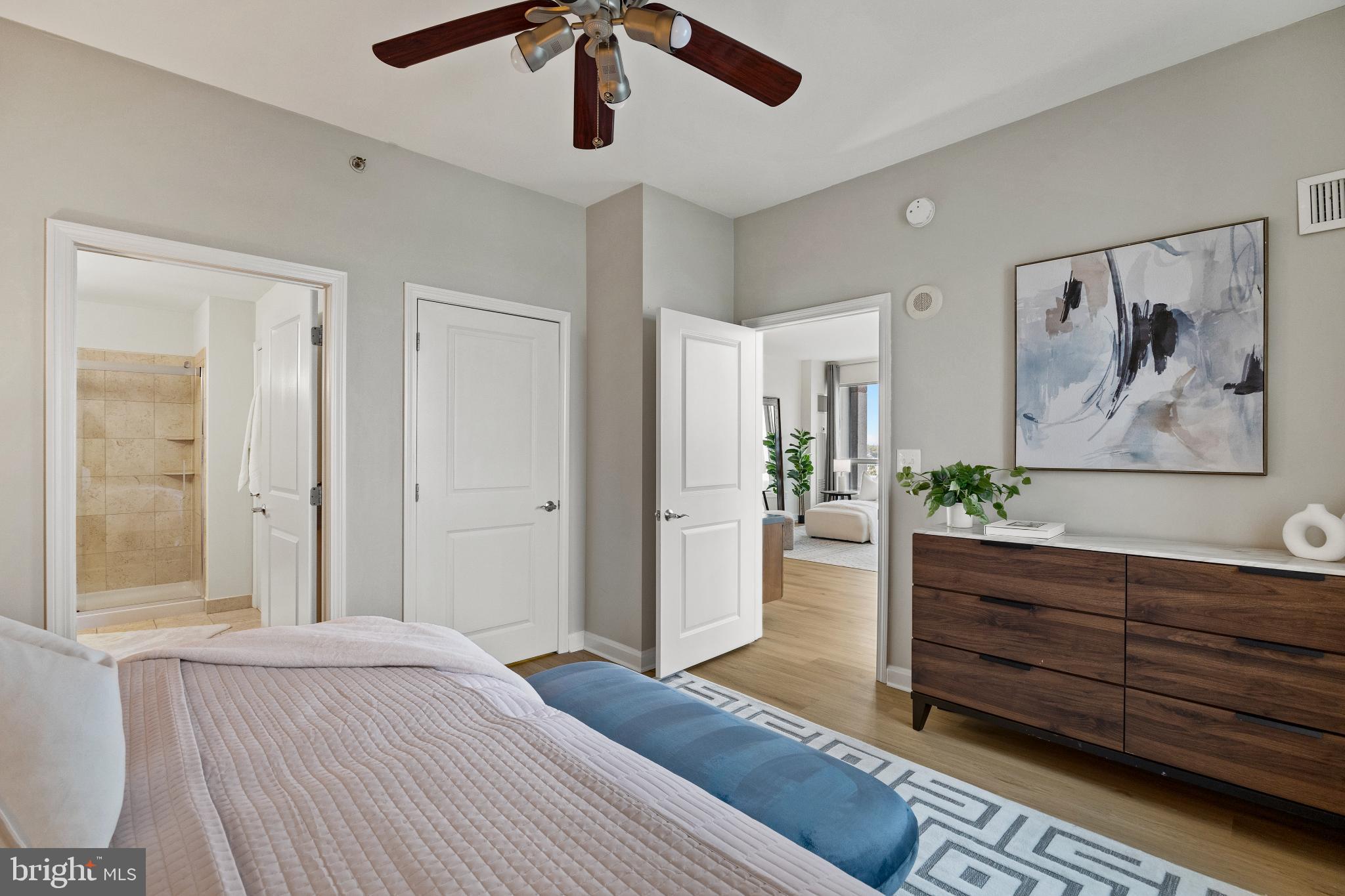 901 N PENN STREET R901