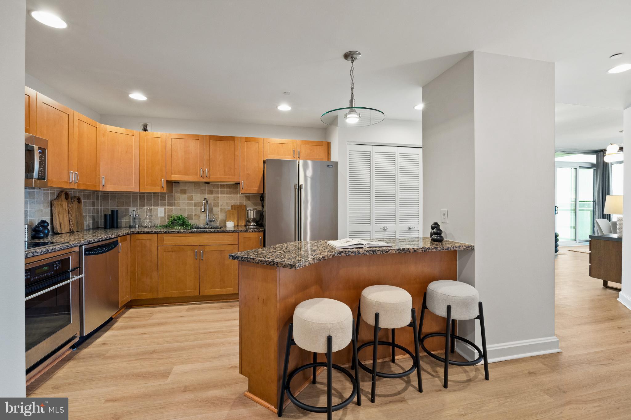 901 N PENN STREET R901