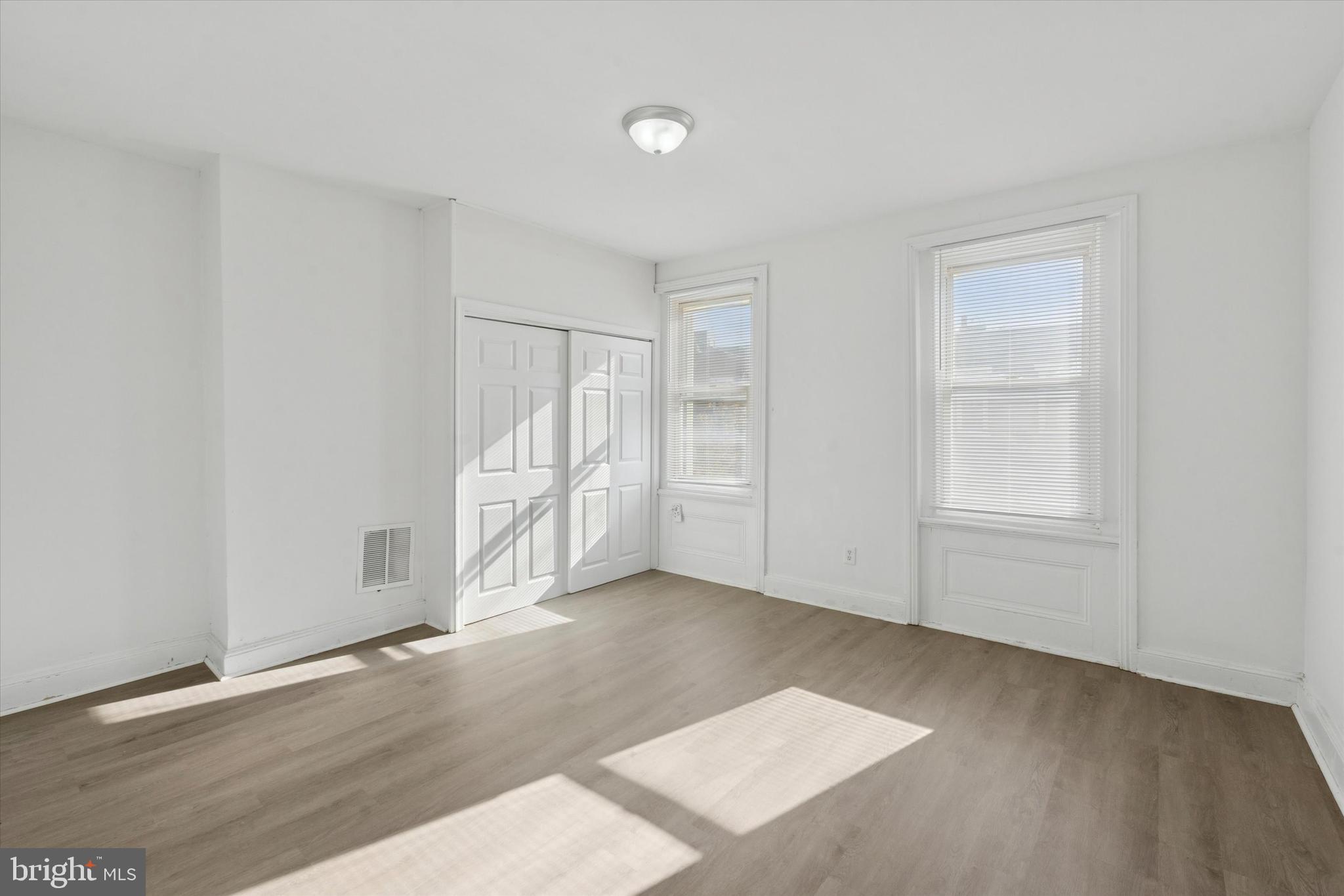 2329 W THOMPSON STREET