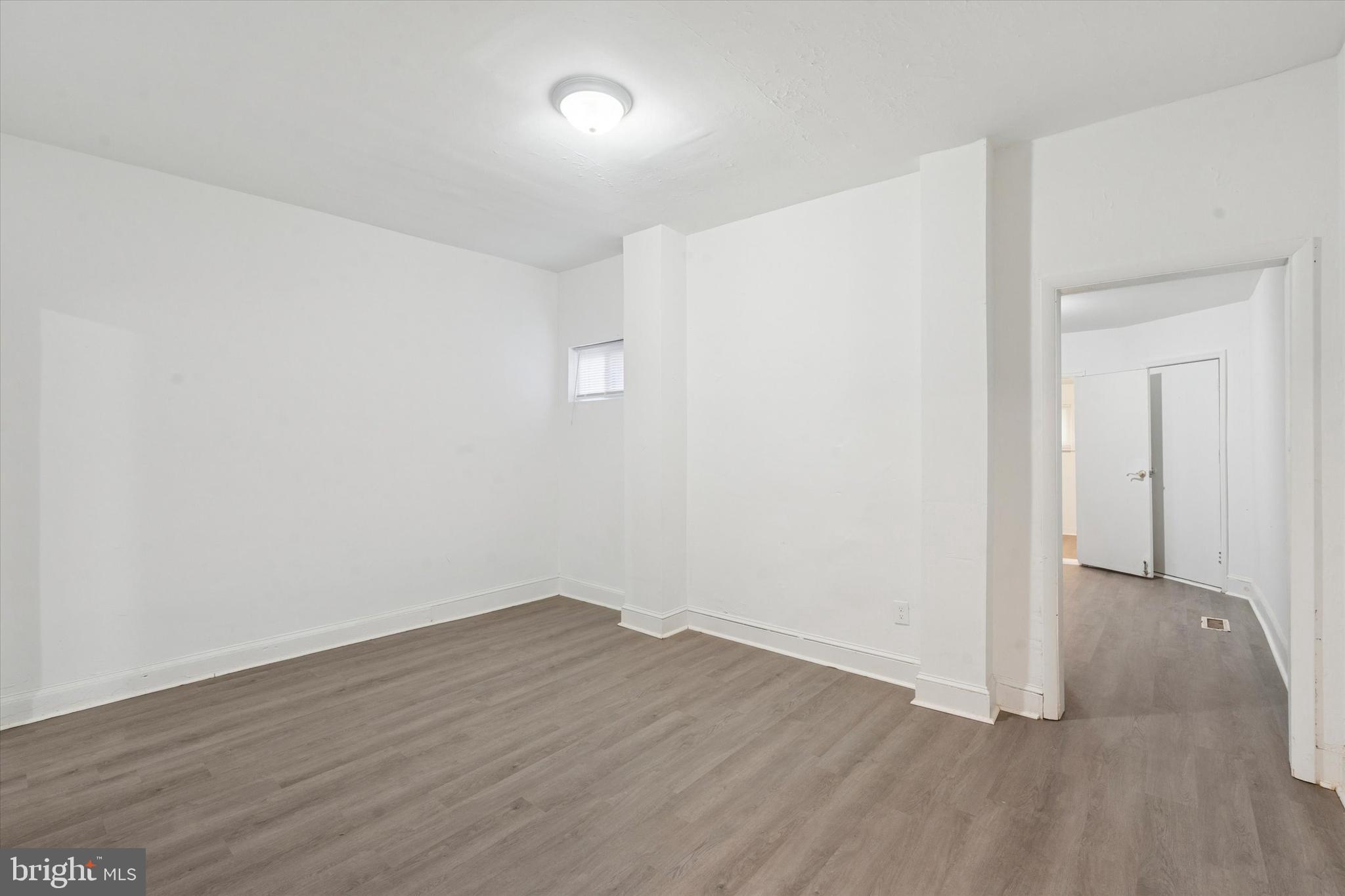 2329 W THOMPSON STREET