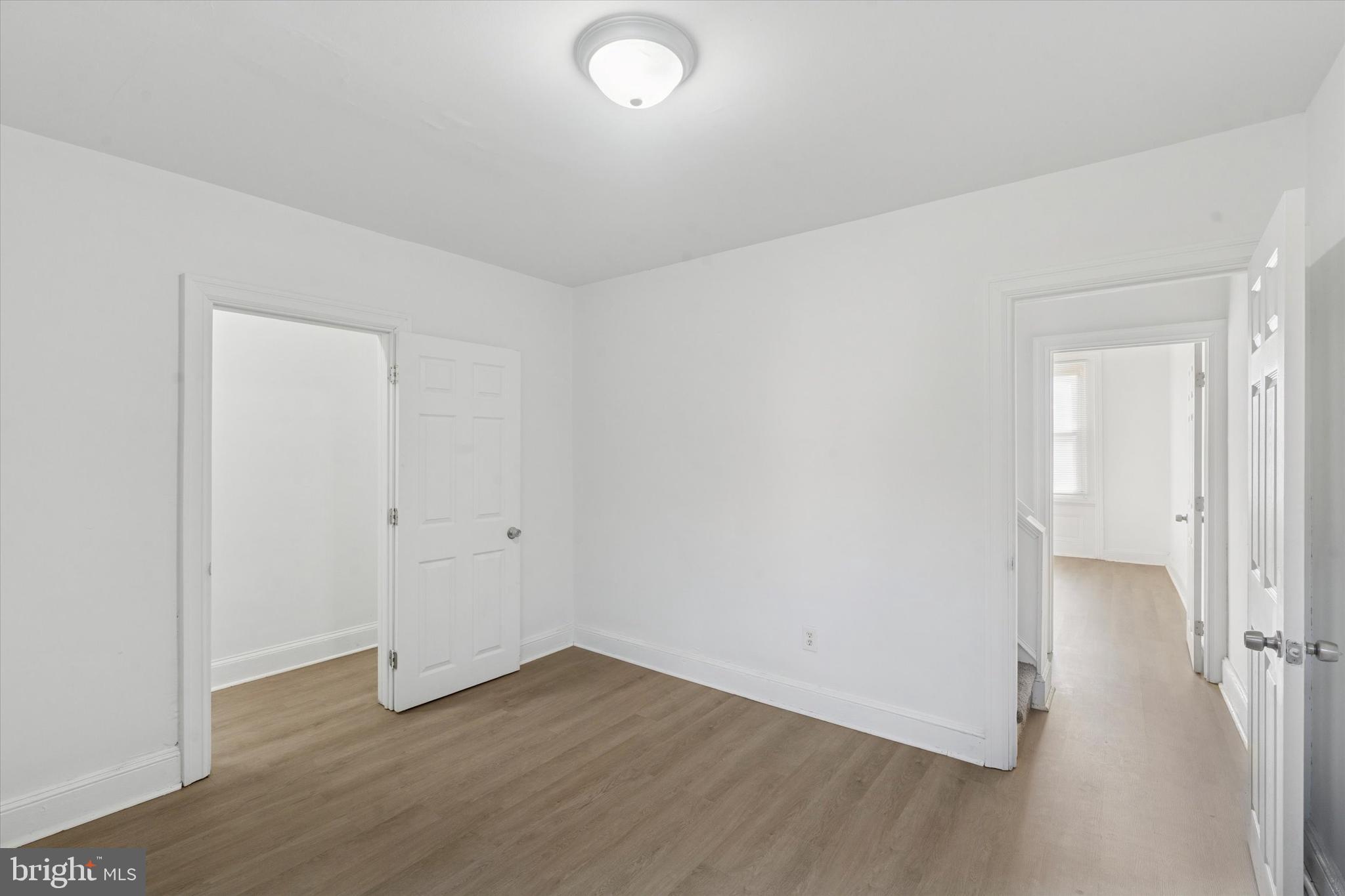 2329 W THOMPSON STREET