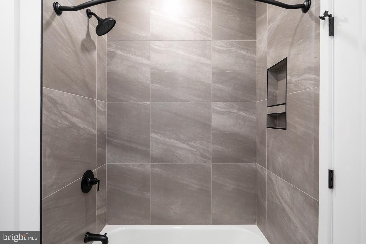 3106 CLIFFORD STREET B