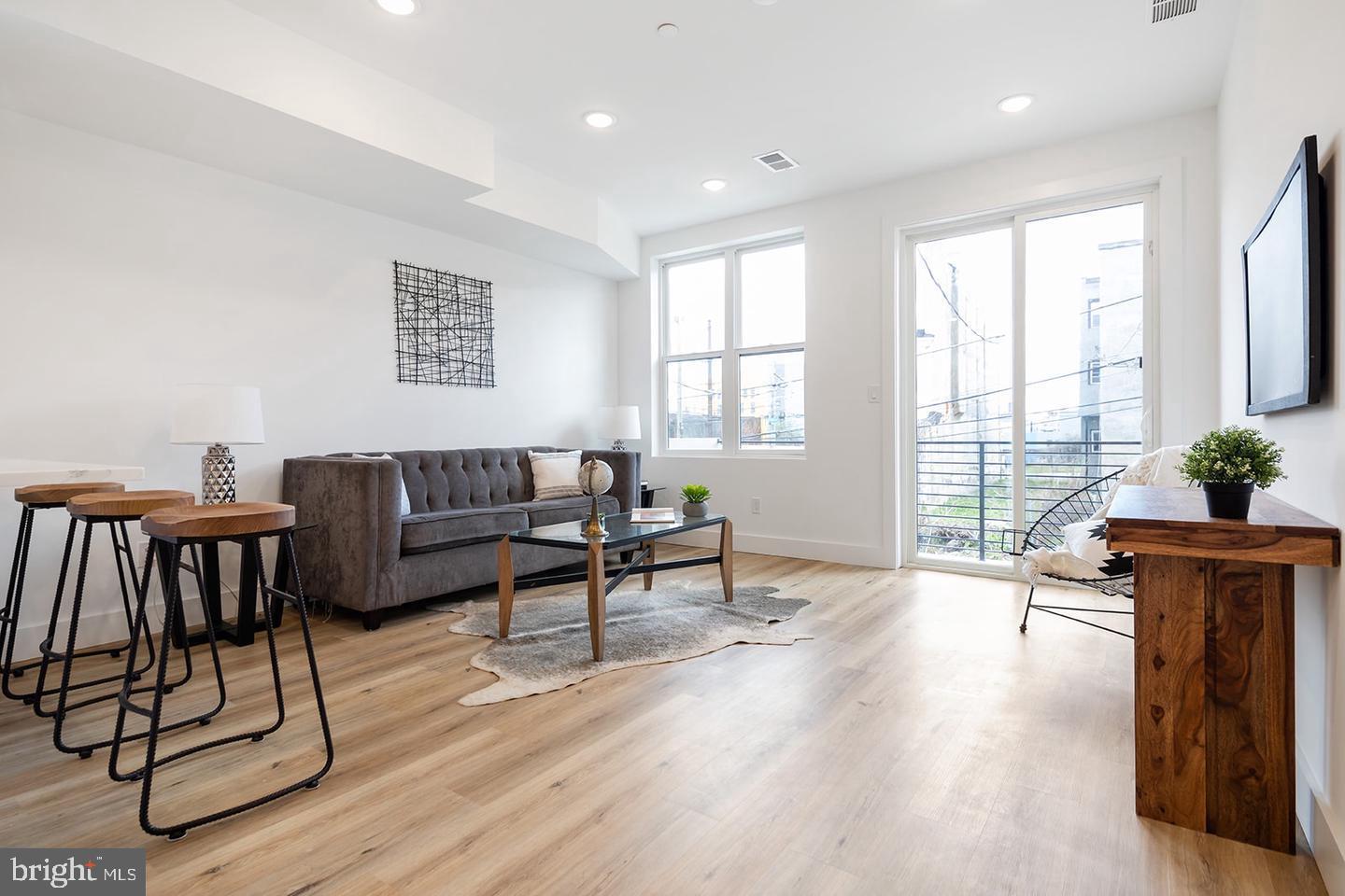 3106 CLIFFORD STREET B