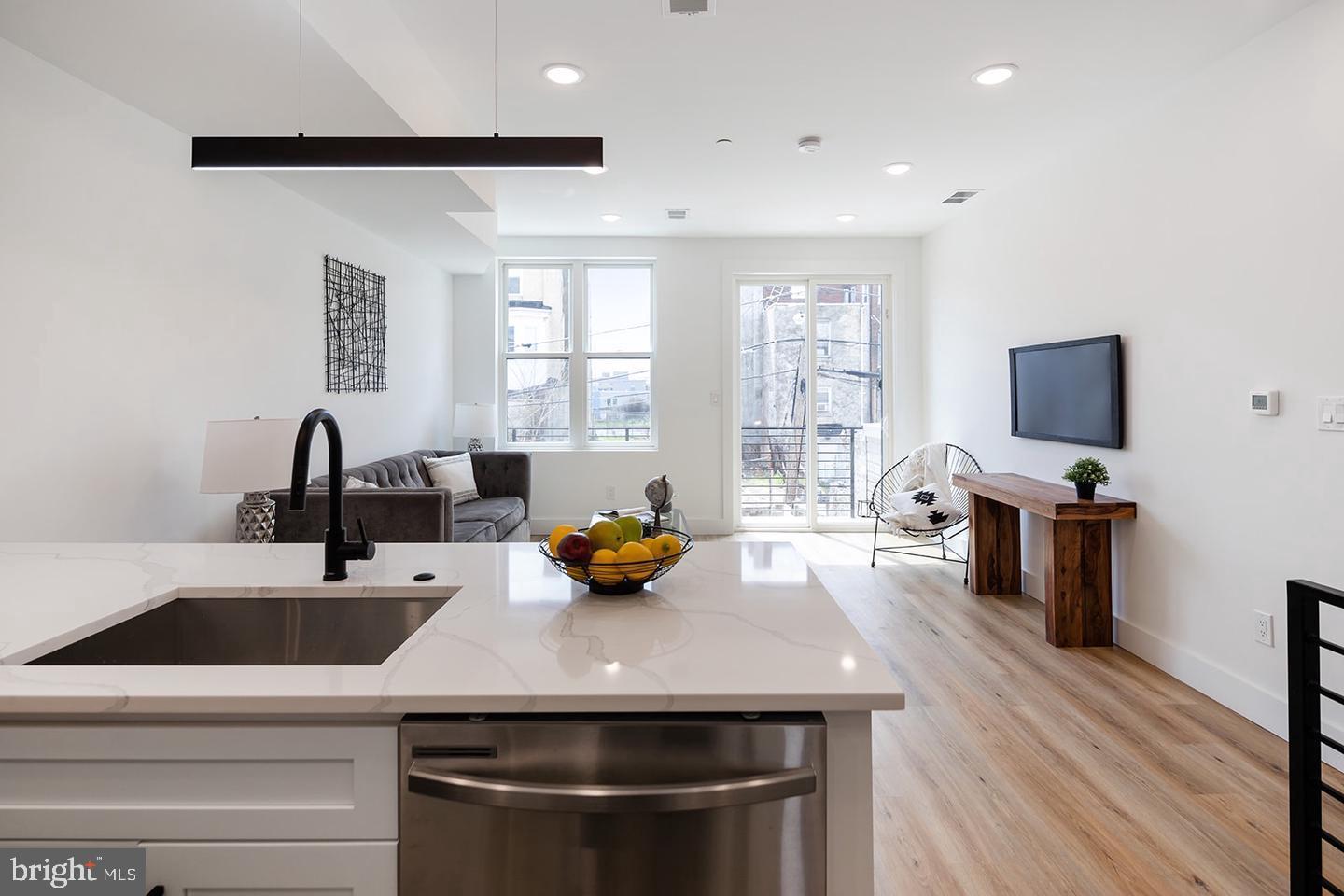 3106 CLIFFORD STREET B