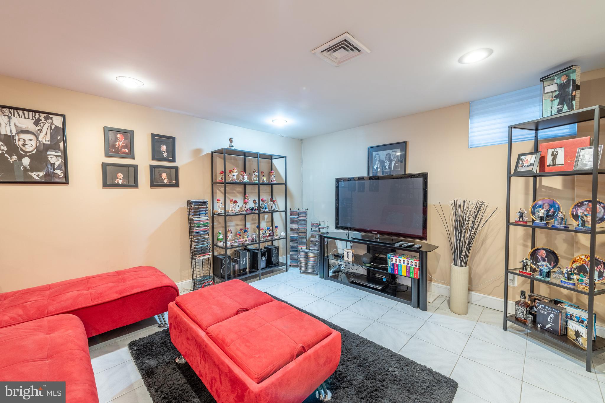 1926 FORRESTAL STREET