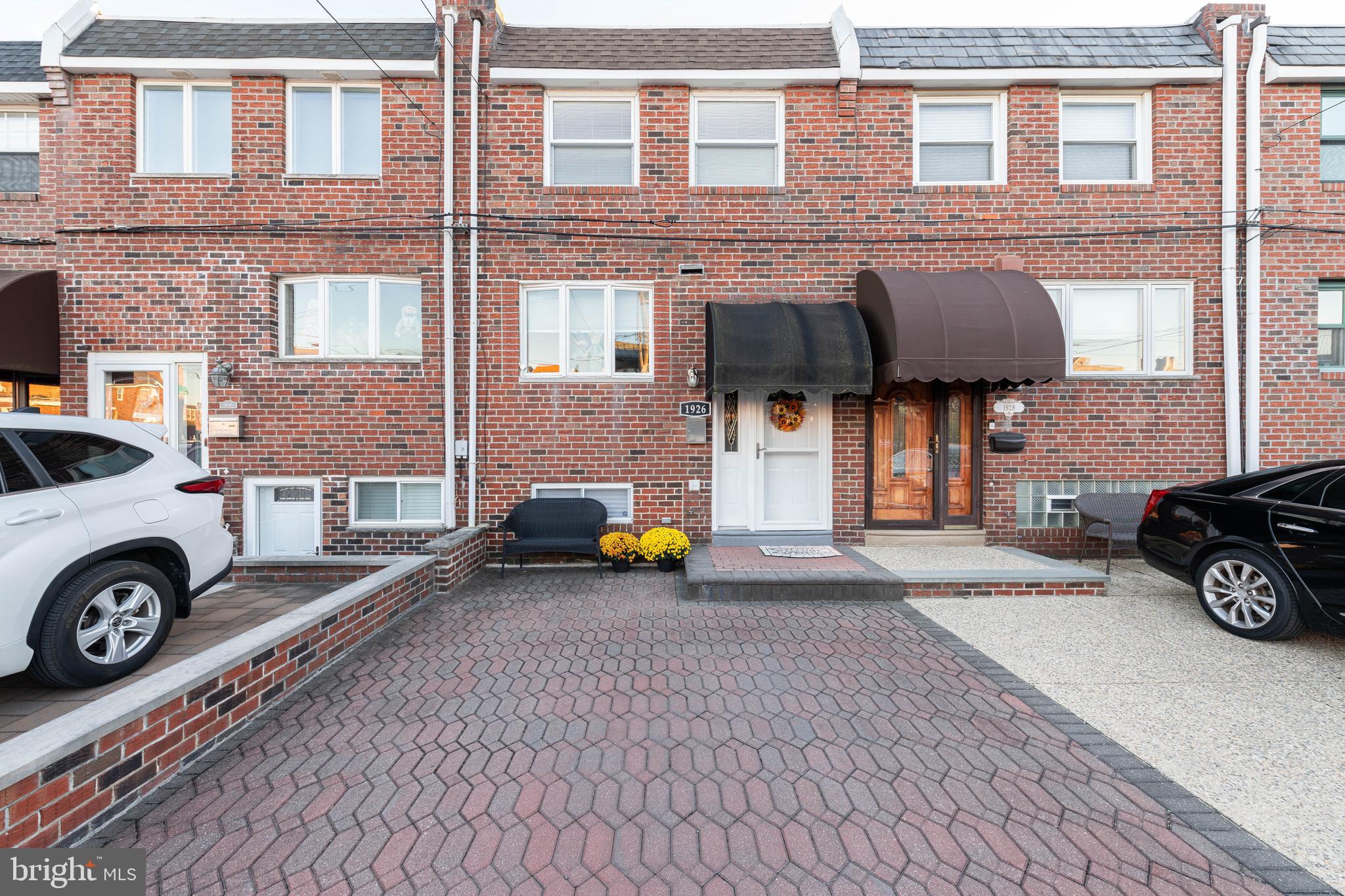 1926 FORRESTAL STREET