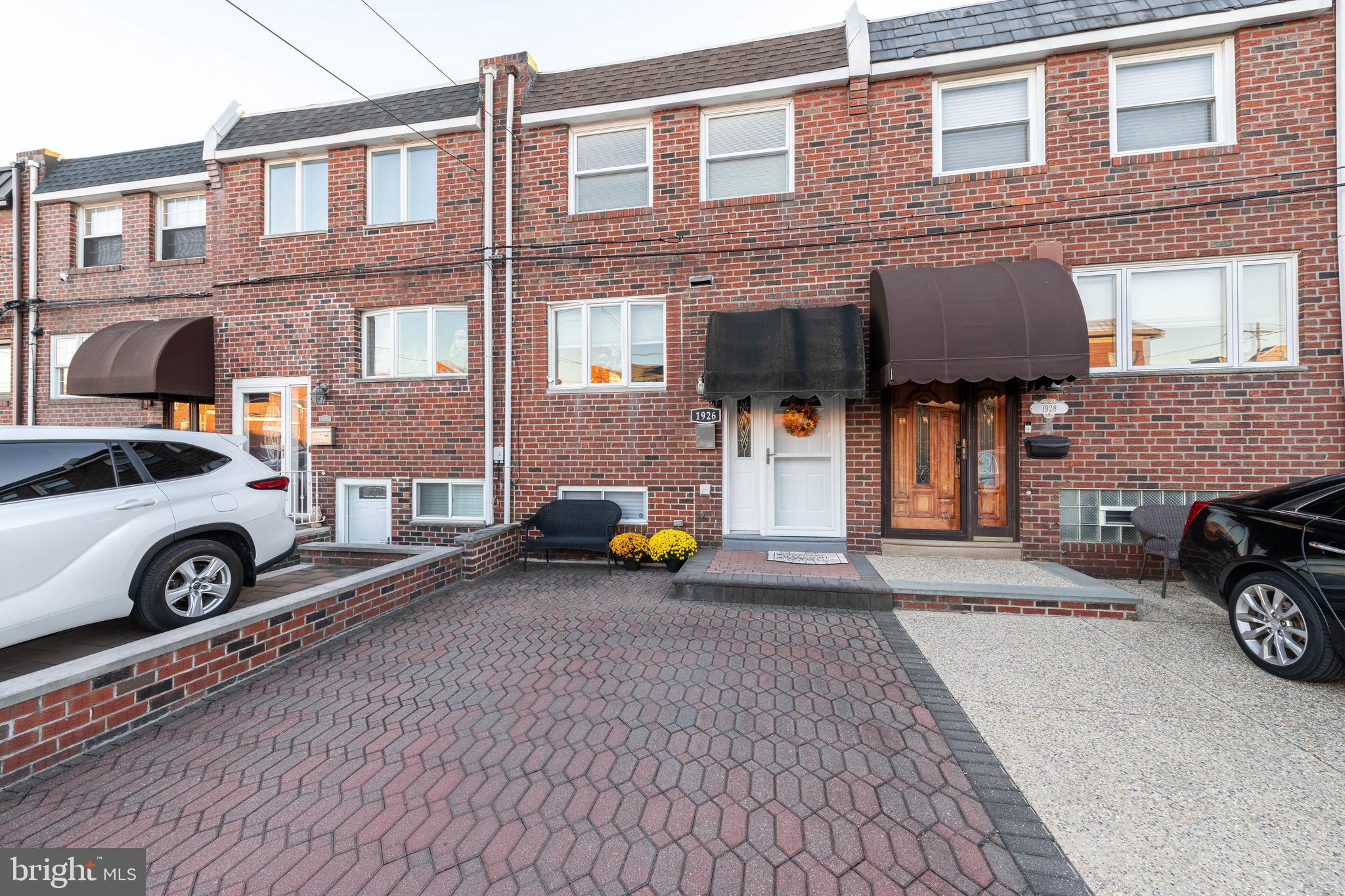 1926 FORRESTAL STREET