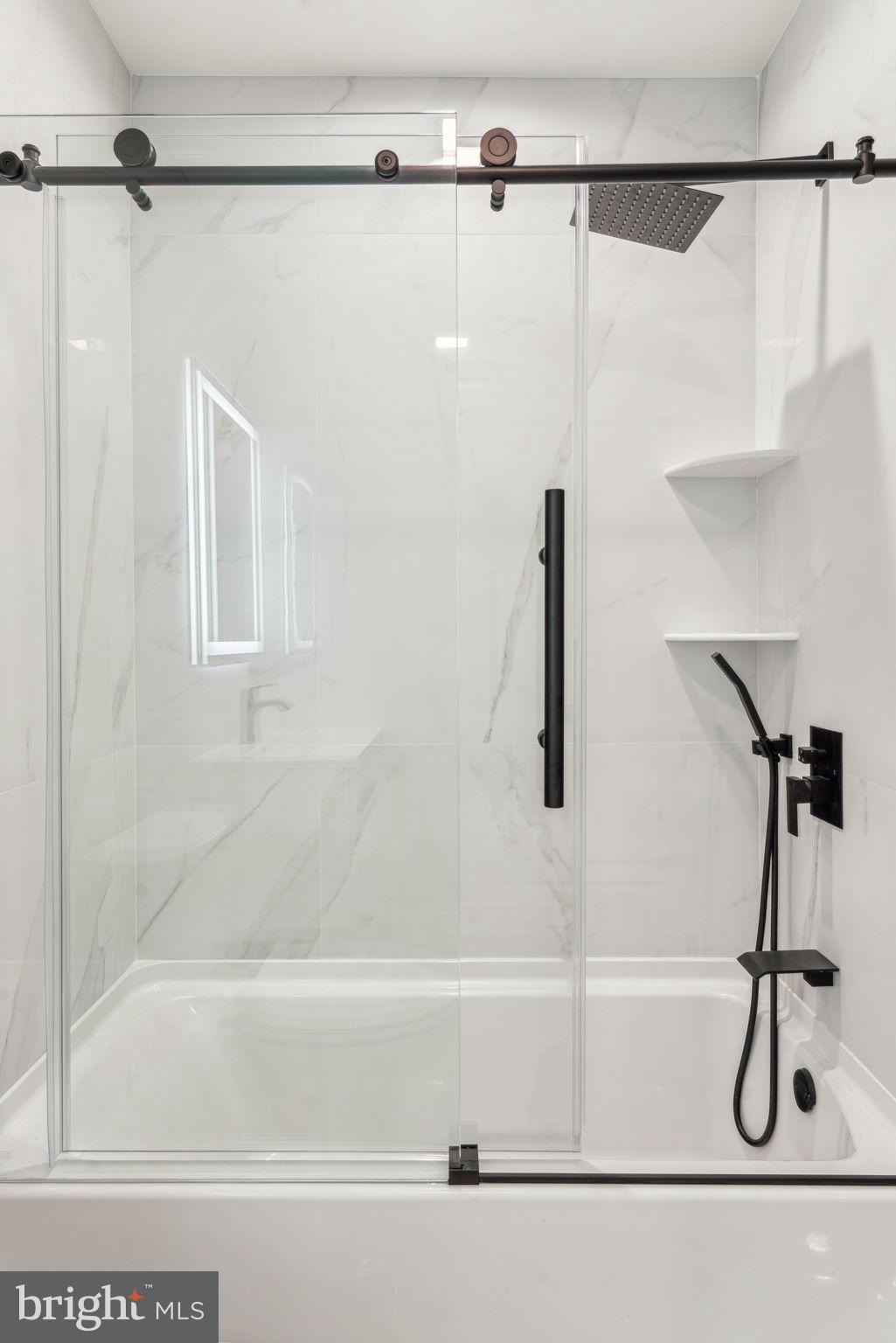 1106 N BODINE STREET