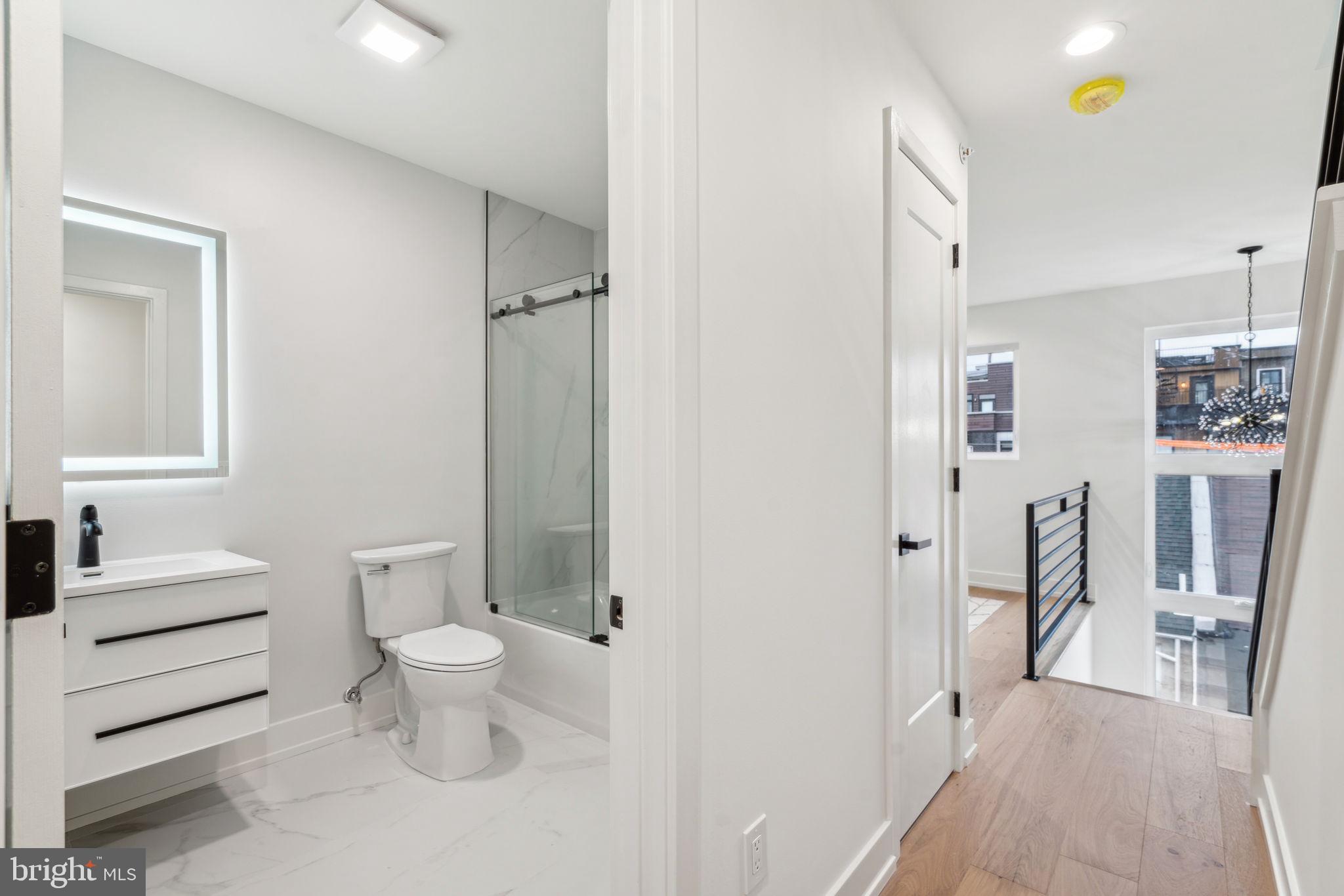 1106 N BODINE STREET