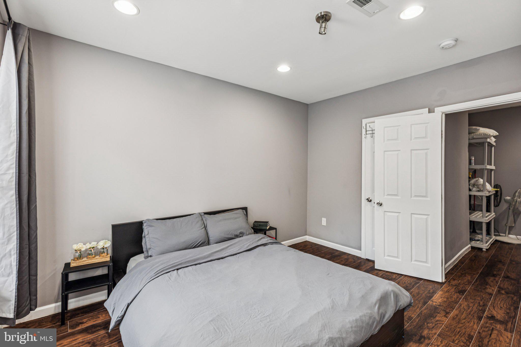 722 N SHEDWICK STREET