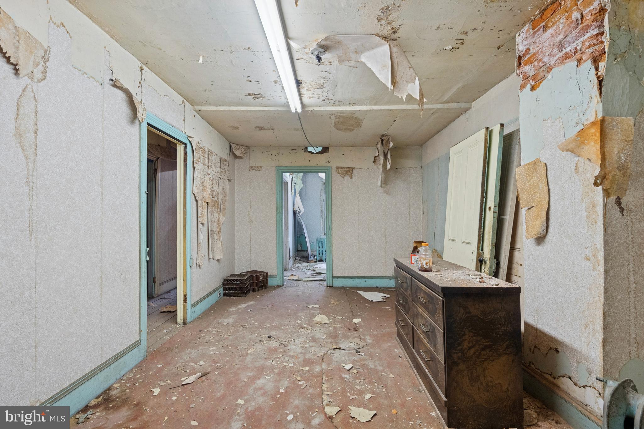 4029, 4031, 4033 LANCASTER AVENUE