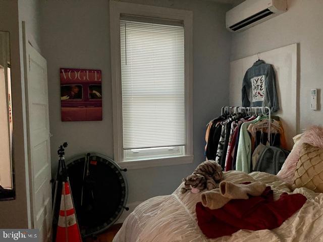 1945 POPLAR STREET 2F