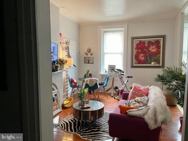 1945 POPLAR STREET 2F