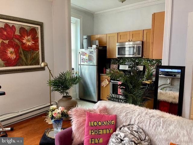 1945 POPLAR STREET 2F