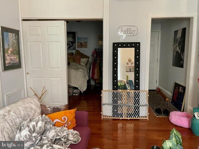 1945 POPLAR STREET 2F