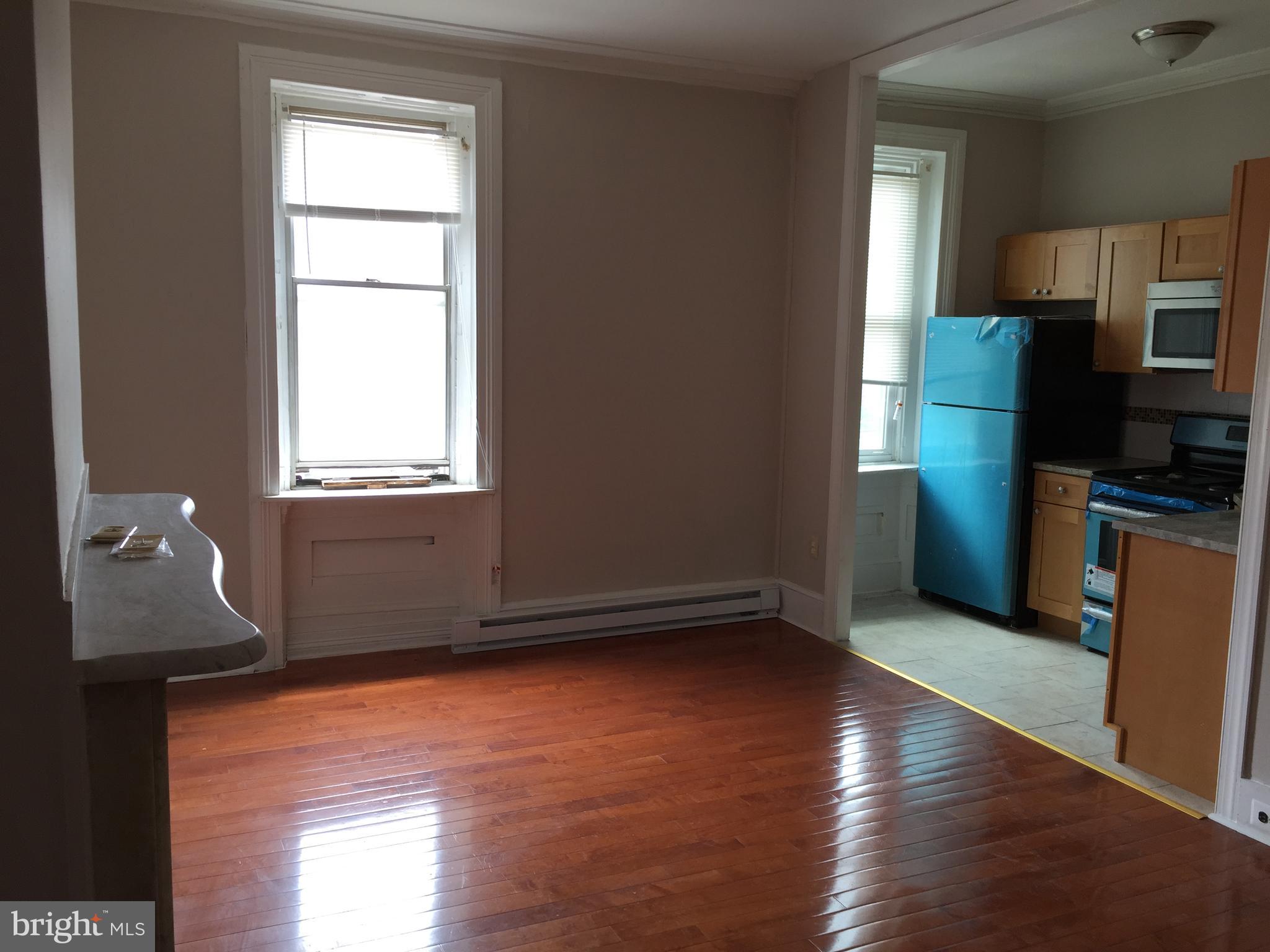 1945 POPLAR STREET 2F