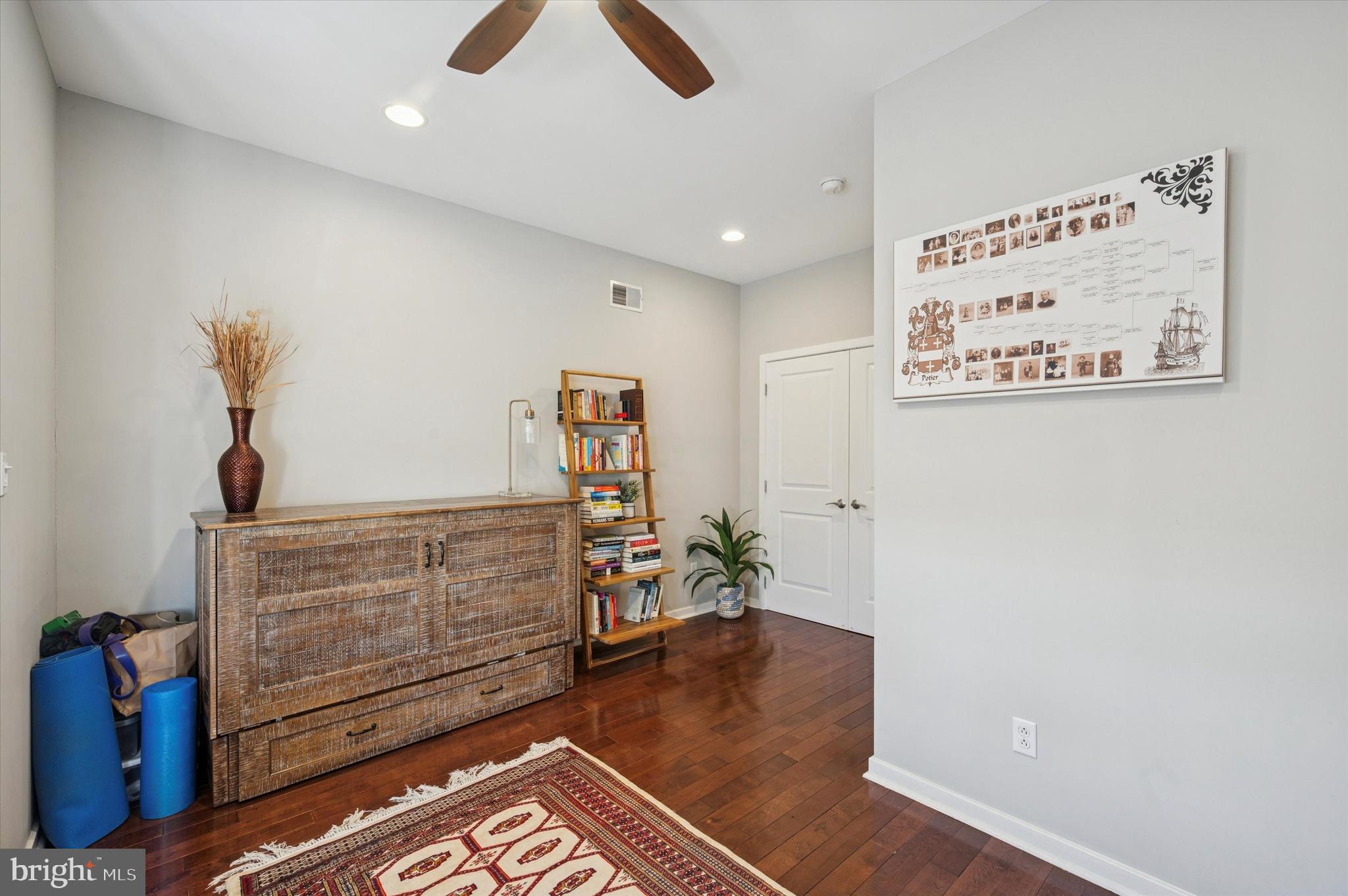 1008 S BOUVIER STREET