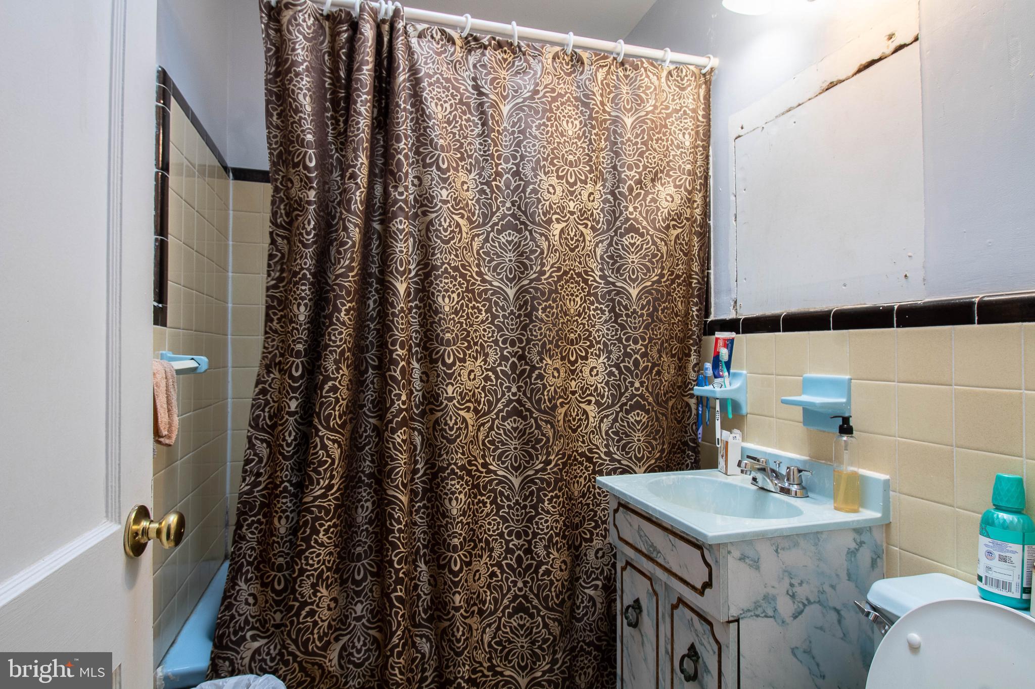 253 DEVEREAUX AVENUE