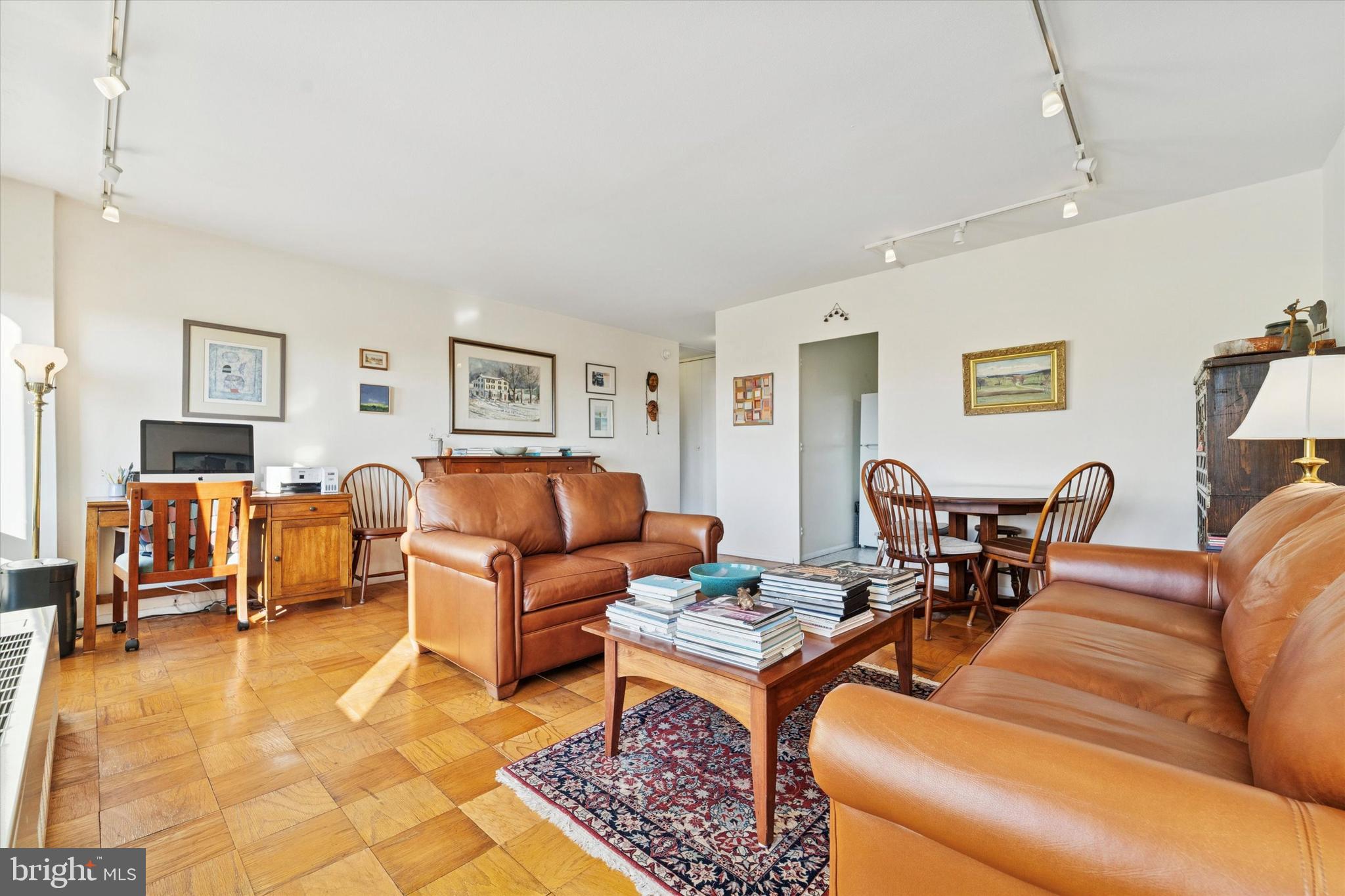 220 LOCUST STREET 9HS