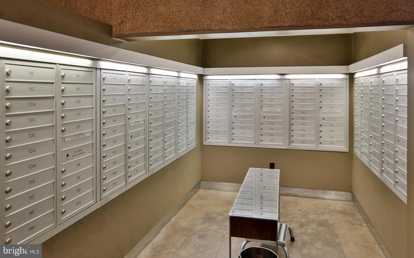 220 LOCUST STREET 9HS