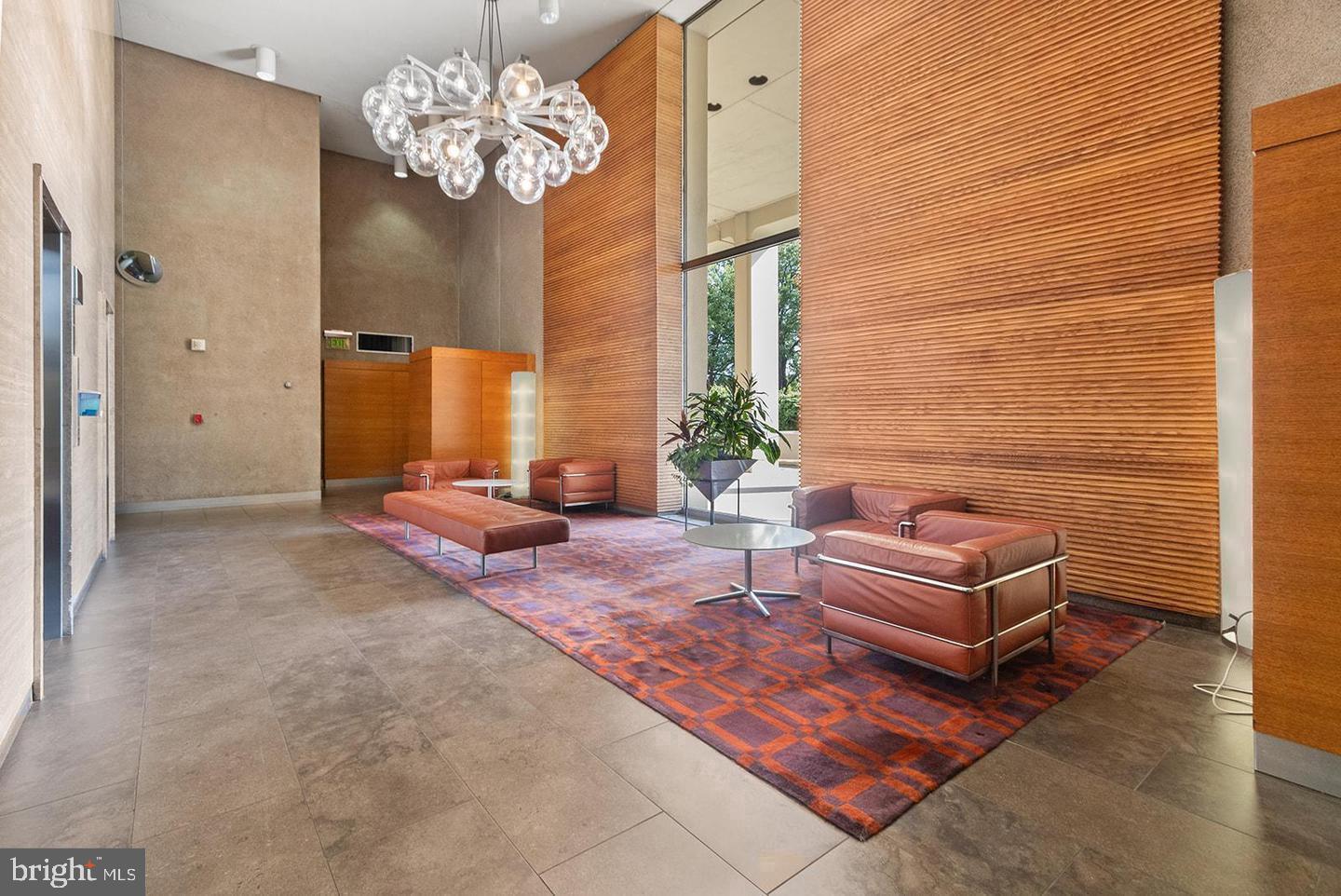 220 LOCUST STREET 9HS