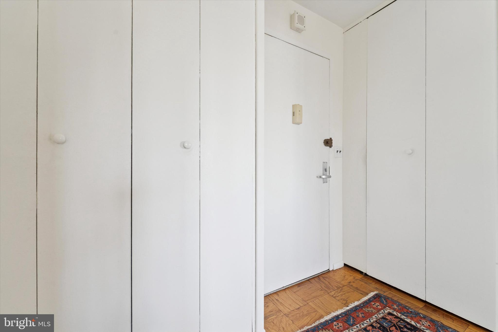 220 LOCUST STREET 9HS